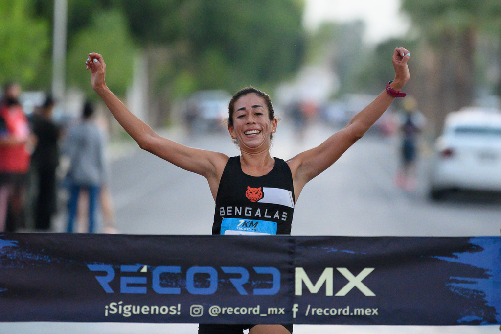 Isabel Vélez fue la más rápida en la rama femenil. (JORGE MARTÍNEZ)