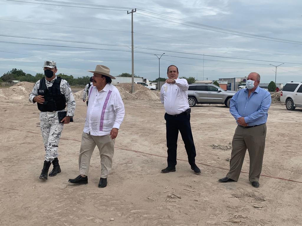 Guadiana Tijerina señaló que ahora continuará con gestiones junto con las autoridades de Coahuila y Piedras Negras, para que la Secretaría de la Defensa nacional (SEDENA) cambie la instalación de la Guarnición Militar que se localizan en terrenos del Puente Internacional número II de Piedras Negras - Eagle Pass.