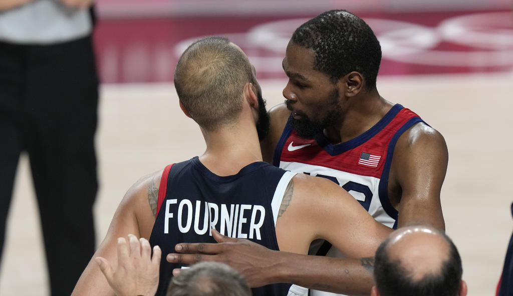 Ante el posible encuentro entre New York Knicks y Brooklyn Nets en los Playoffs de la NBA, Evan Fournier comenzó a calentar su rivalidad con Kevin Durant. 