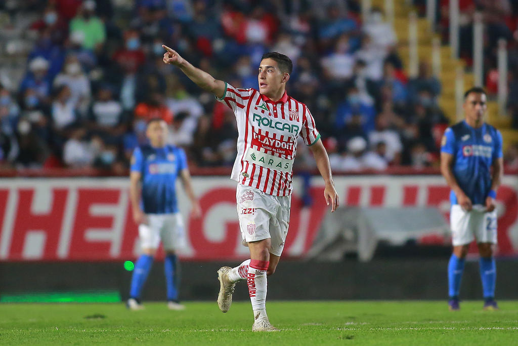 Las Águilas del América del entrenador Santiago Solari derrotaron al Juárez FC y se confirmaron como líderes del Apertura mexicano, mientras el joven Alejandro Zendejas, de Necaxa, encabeza a los goleadores, al concluir este miércoles la quinta jornada. (JAM MEDIA)