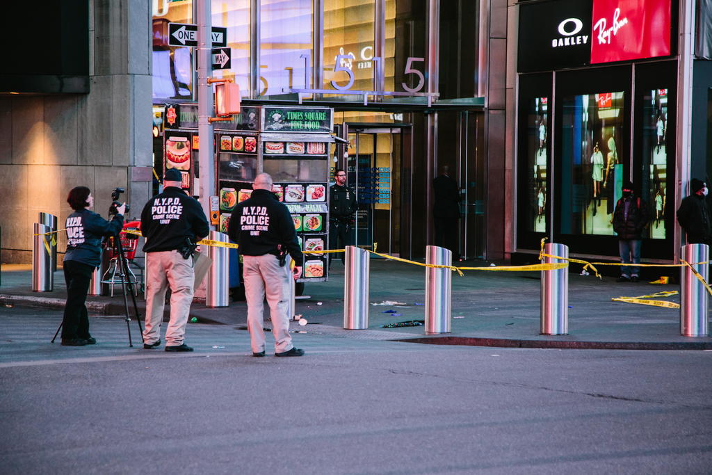 Las autoridades de Nueva York evacuaron este jueves temporalmente parte de la turística plaza de Times Square debido a un paquete sospechoso que finalmente resultó no revestir una amenaza. (ARCHIVO) 