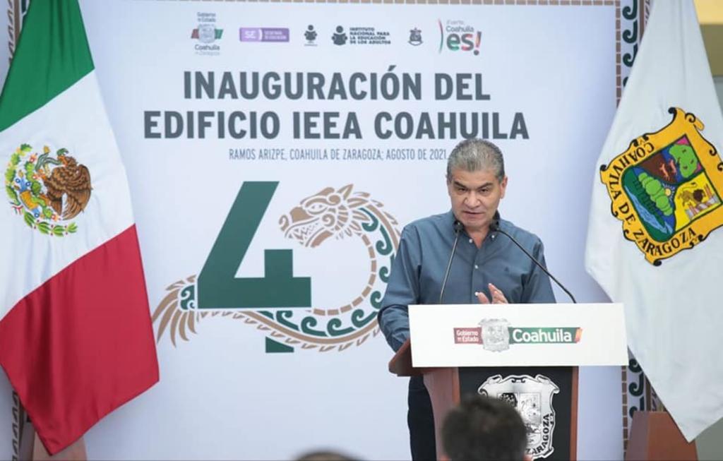 Ante el mayor reto sanitario de nuestra época, expuso el gobernador que el reto del Estado Mexicano es efectuar la reactivación del sector educativo en la parte presencial y con las medidas de salud y seguridad necesarias.
