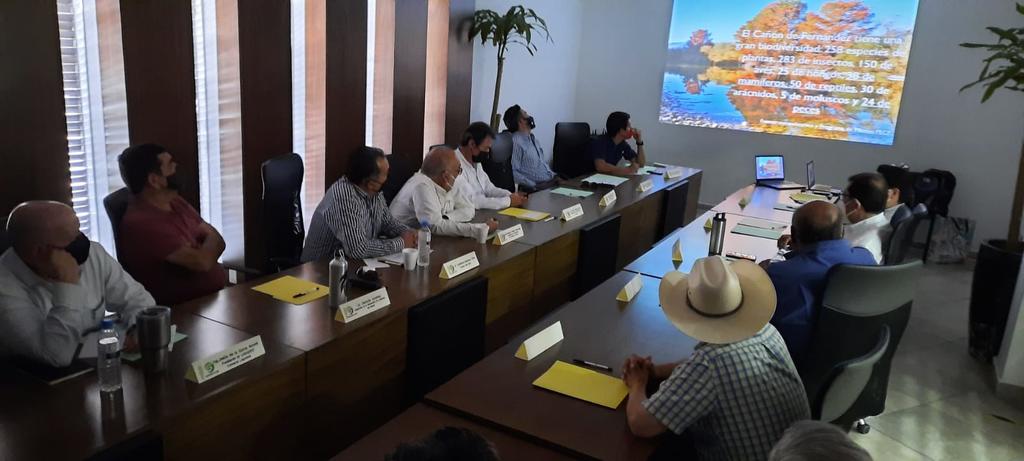 Carlos González Silva, presidente de la Canacintra e integrante del Grupo Empresarial de La Laguna (GEL), opinó que sí se justificaría que intervenga el presidente en el Poder Judicial en este tema.

