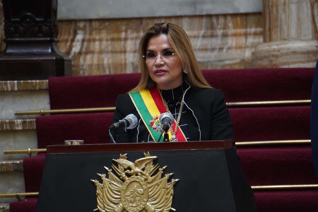 El Gobierno de Bolivia negó este domingo que se estén vulnerando los derechos de la expresidenta transitoria Jeanine Áñez, quien se 'autolesionó' en prisión, y ratificó que ella se encuentra 'estable' y que existe coordinación con la familia para su recuperación. (ARCHIVO) 