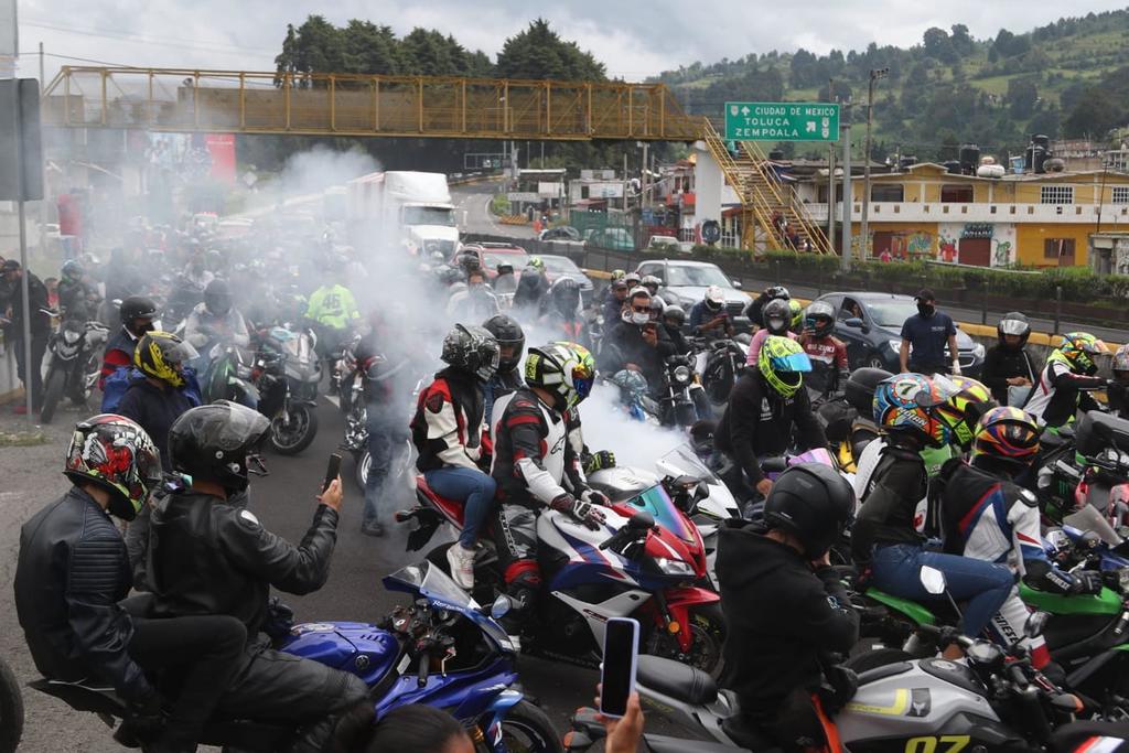 Anny Jael 'no tenía nada que ver' con el crimen organizado como circuló en algunas versiones periodísticas, aseguró el papá de la joven de 23 años, una de las víctimas mortales de una serie de accidentes que ocurrieron el fin de semana pasado sobre la autopista México-Cuernavaca, a la altura del poblado Tres Marías. (EL UNIVERSAL)