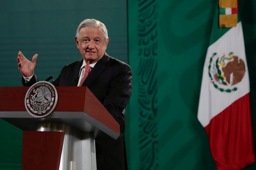 López Obrador precisó que al Gobierno de México le corresponden 12 mil 500 millones de dólares, que se tienen que entregar a Banxico. (ARCHIVO)