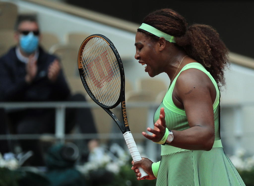 Serena Williams se sumó a la lista de nombres de fuste que se baja del Abierto de Estados Unidos al anunciar el miércoles que no competirá en el último Grand Slam del año debido a un desgarro de isquiotibiales. (ARCHIVO)
