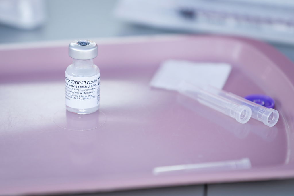 En el amparo promovido por padres de familia, se pidió que se vacunara a su hija de 12 años con el biológico de Pfizer/BioNTech. (ARCHIVO) 