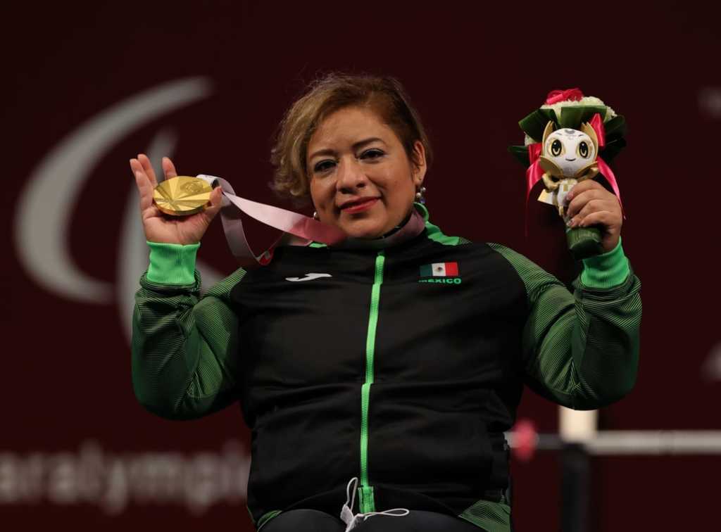 La deportista mexicana Amalia Pérez conquistó la medalla de oro en powelifting de menos de 61 kilos (ESPECIAL) 