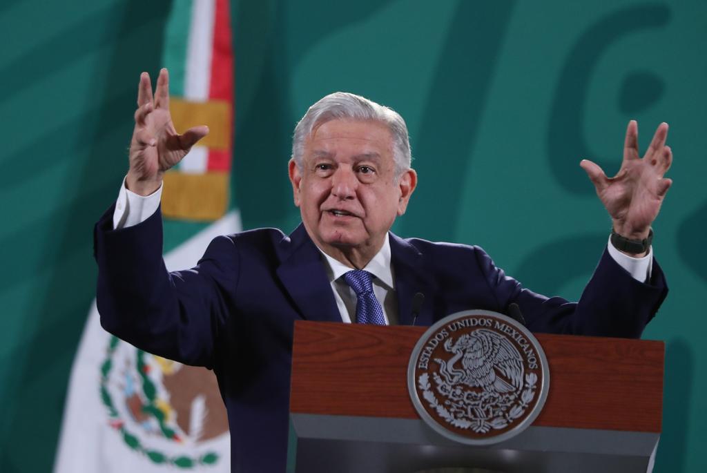 López Obrador pidió a todas las autoridades del sector Salud estar pendientes y actuar pronto ante cualquier contagio de COVID-19 en estudiantes. (EFE)