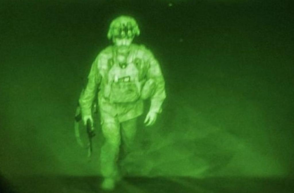 Este lunes por la noche se desplegó al último grupo de militares estadounidenses en Afganistán tras dos décadas de ocupación en el país. 
