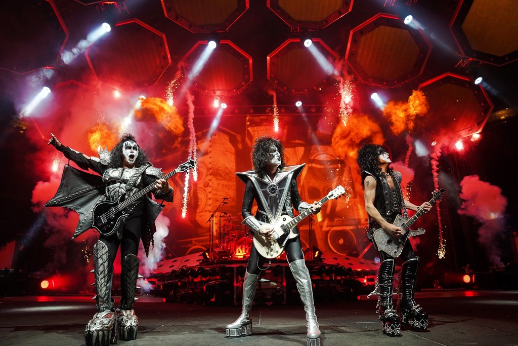 Diagnóstico. Paul Stanley y Gene Simmons dieron positivo a COVID-19, por lo que pospusieron fechas de su gira.