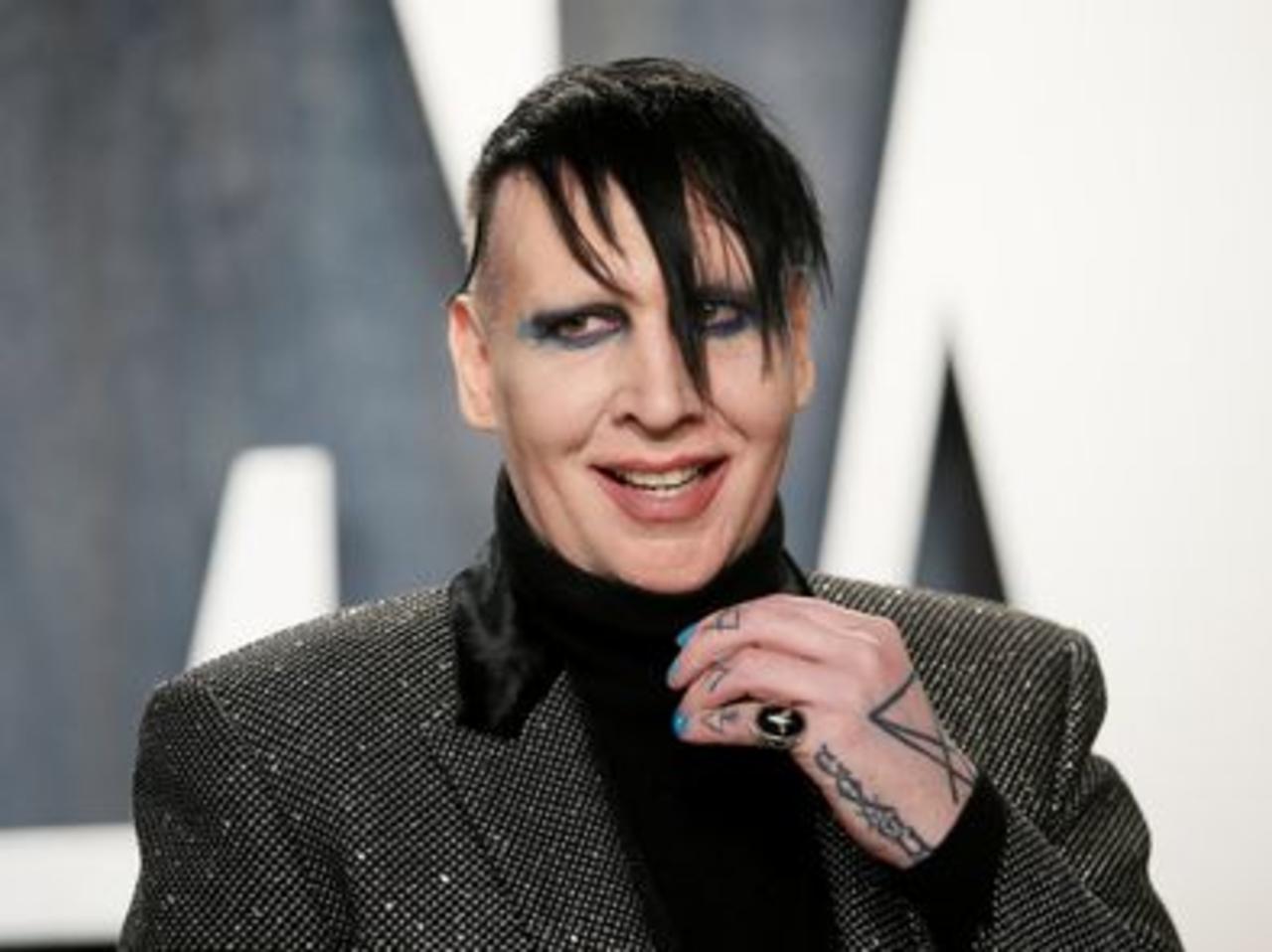 El rockero Marilyn Manson presentó una declaración de inocencia a través de un abogado en un caso de agresión por presuntamente acercarse a una camarógrafa durante su concierto de 2019 en New Hampshire, escupirle y soplarle mocos.