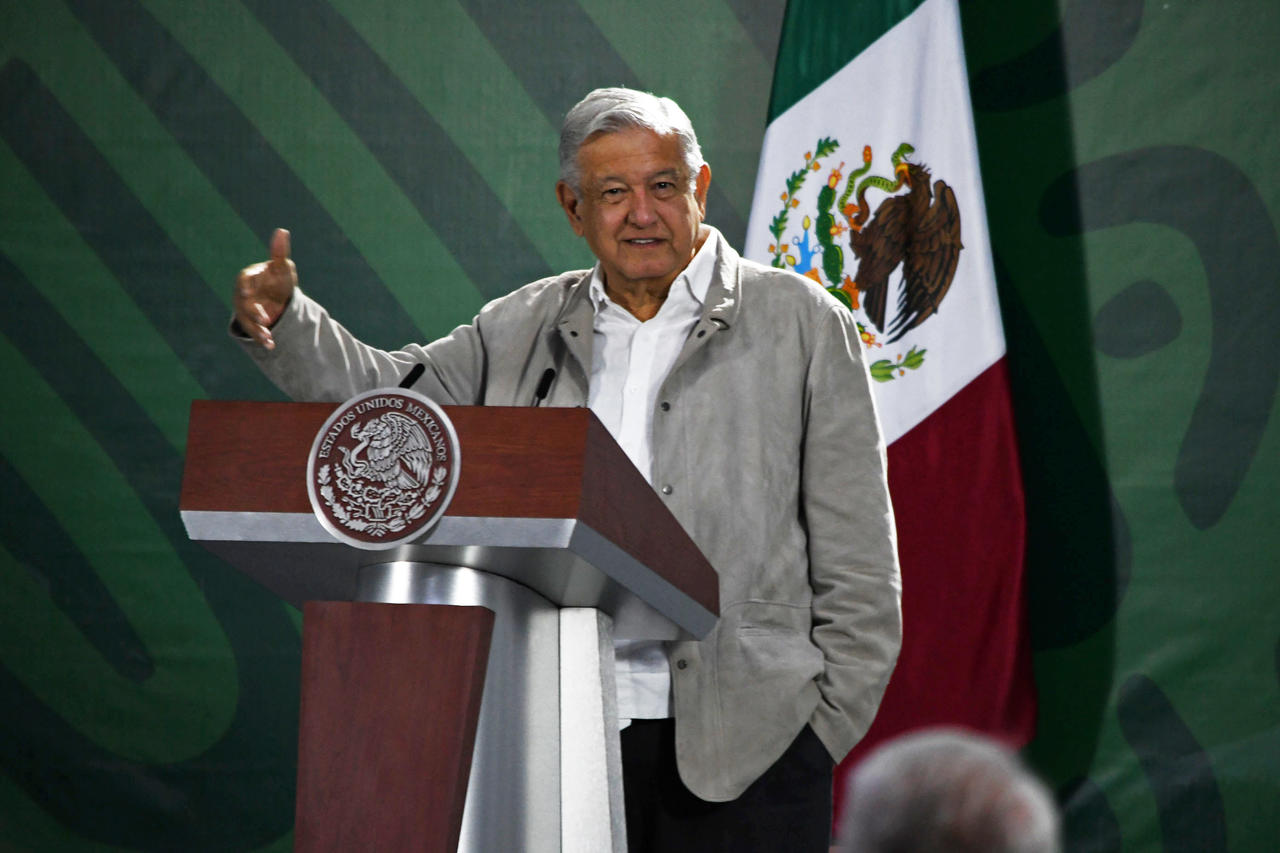  Durante su tercer informe de Gobierno, el presidente Andrés Manuel López Obrador aseguró que se han destinado 500 millones de pesos en apoyos económicos a prácticamente mil deportistas y entrenadores. (ARCHIVO) 
