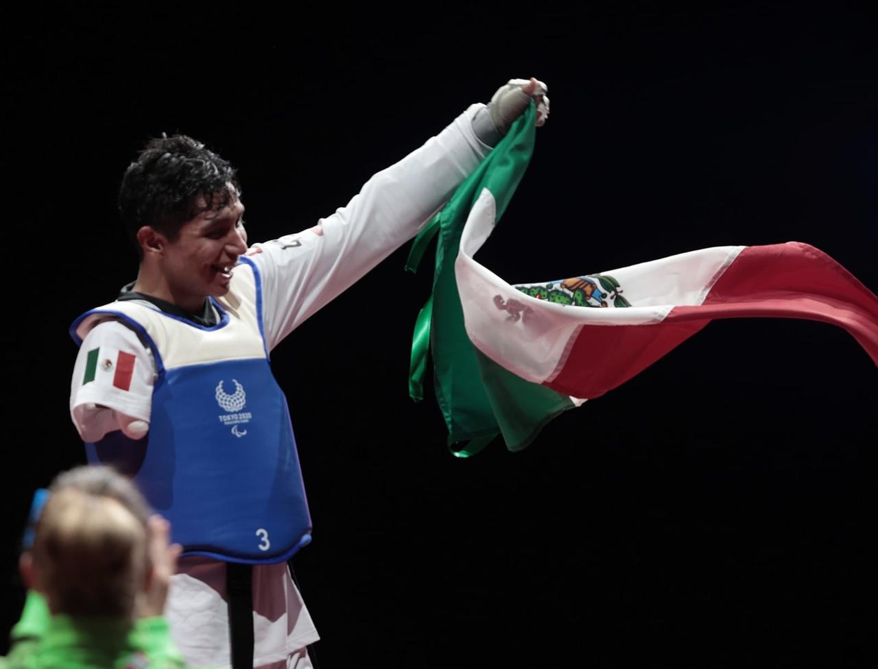 Juan Diego García logró la medalla de oro este día de competencia en los Juegos Paralímpicos de Tokio 2020. (ESPECIAL)
