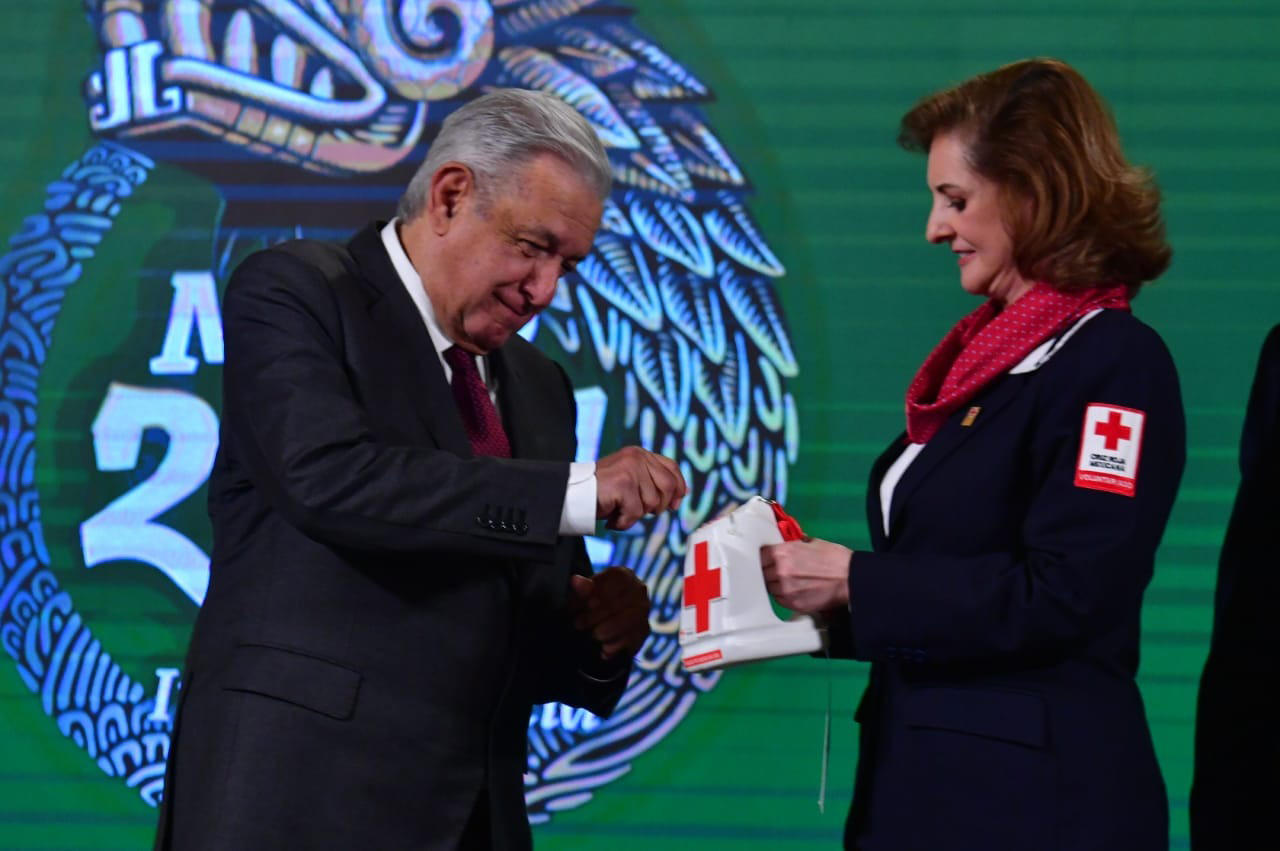El presidente Andrés Manuel López Obrador arrancó la Colecta Nacional 2021 de la Cruz Roja Mexicana en el salón Tesorería de Palacio Nacional.
(EL UNIVERSAL)