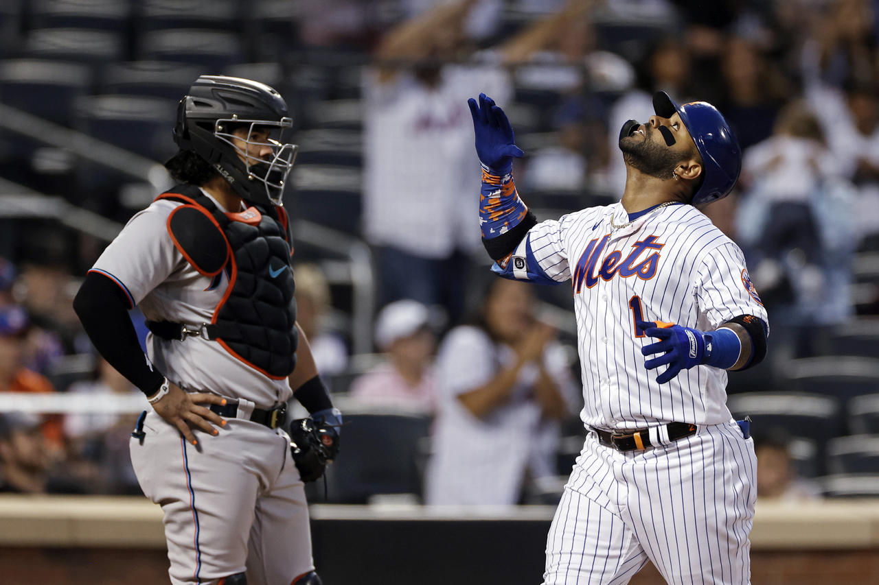El venezolano Miguel Rojas de los Marlins de Miami y el dominicano Jonathan Villar de los Mets de Nueva York, dieron jonrones abriendo por sus respectivos equipos. (ARCHIVO)