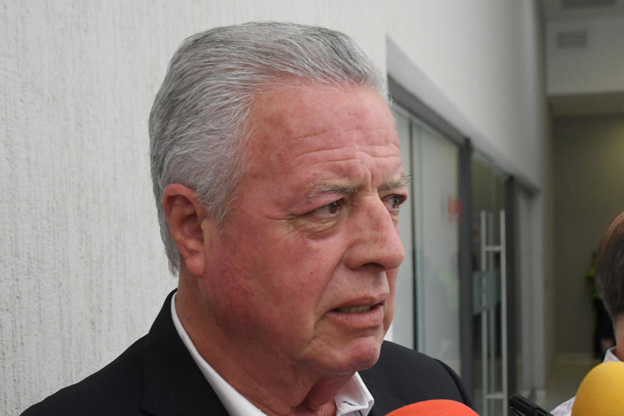El alcalde de Torreón, Jorge Zermeño Infante, dijo que no está contemplada la asignación de un 'bono de marcha' al concluir su administración municipal para los integrantes del Cabildo.
(FERNANDO COMPEÁN)