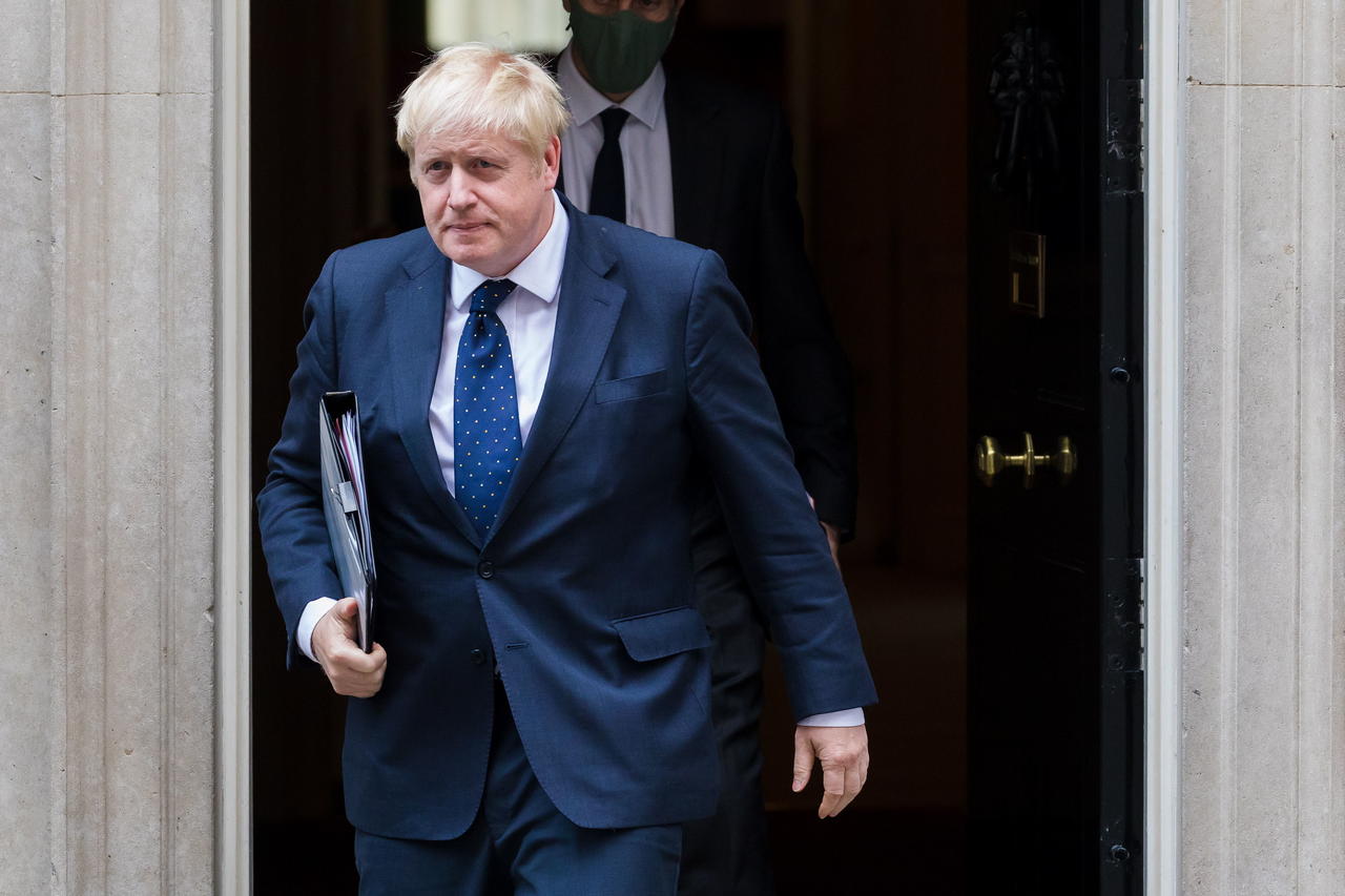El primer ministro británico, Boris Johnson, instó este lunes a los talibanes, que aseguran controlar ya todo Afganistán, a cumplir los compromisos que hicieron a los países occidentales a cambio de 'reconocimiento internacional'. (EFE) 
