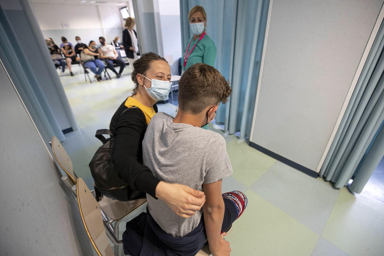 La esperanza de vida de los hombres en algunas de las provincias de Italia más afectadas por la pandemia de coronavirus se redujo en más de cuatro años. (ARCHIVO) 
