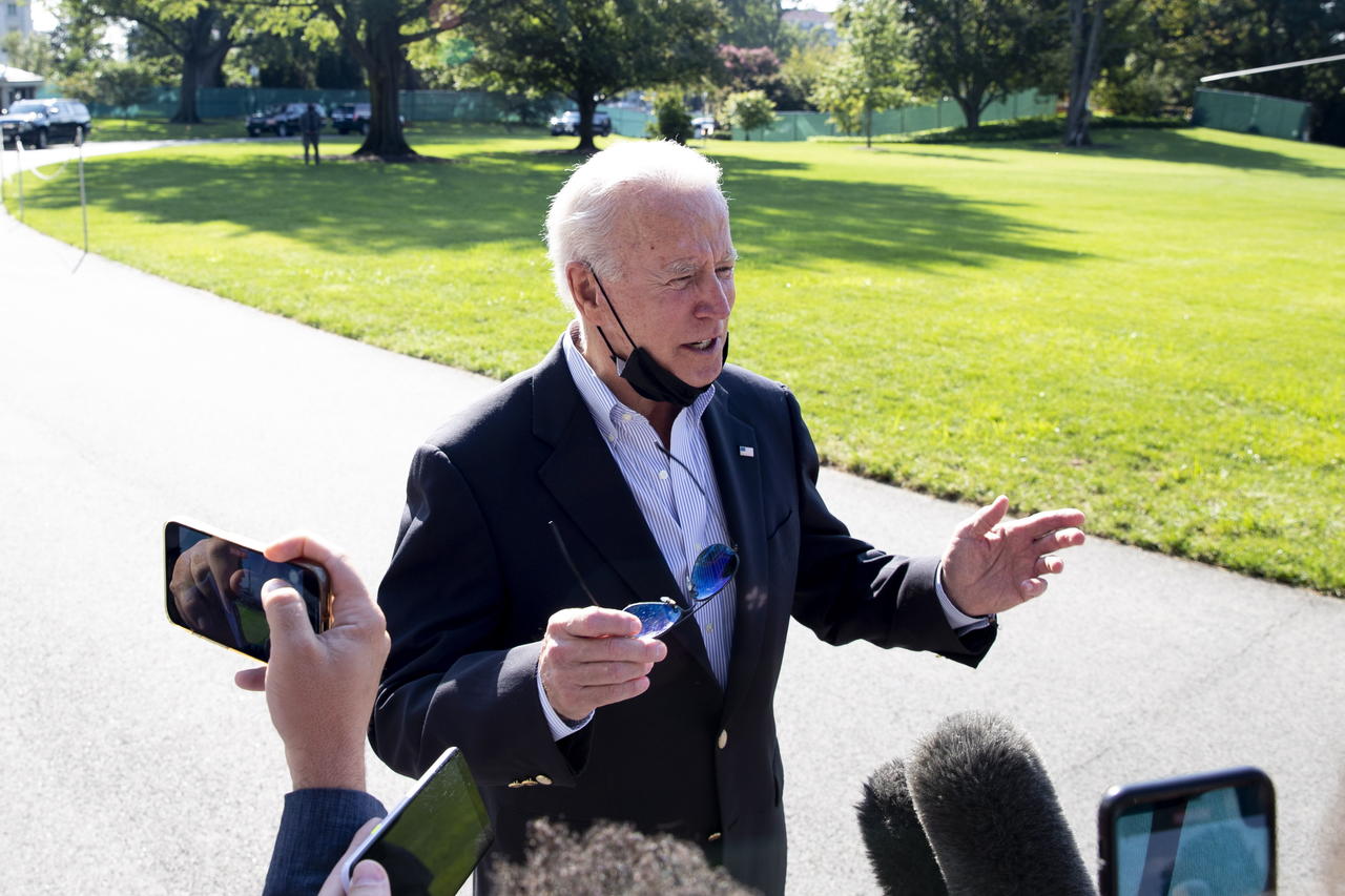 El presidente de Estados Unidos, Joe Biden, dijo este martes desde el estado de Nueva Jersey que, con la devastación causada por el huracán 'Ida' en nueve estados, 'el país se ha dado cuenta de que el calentamiento global es real y se está moviendo increíblemente rápido'. (EFE) 
