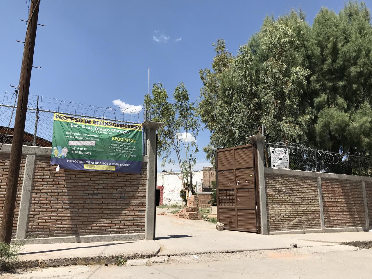 La Dirección General de Seguridad Pública de la ciudad de Torreón, informó sobre la detención de dos sujetos señalados por su presunta responsabilidad en el delito de robo a institución educativa. (EL SIGLO DE TORREÓN)