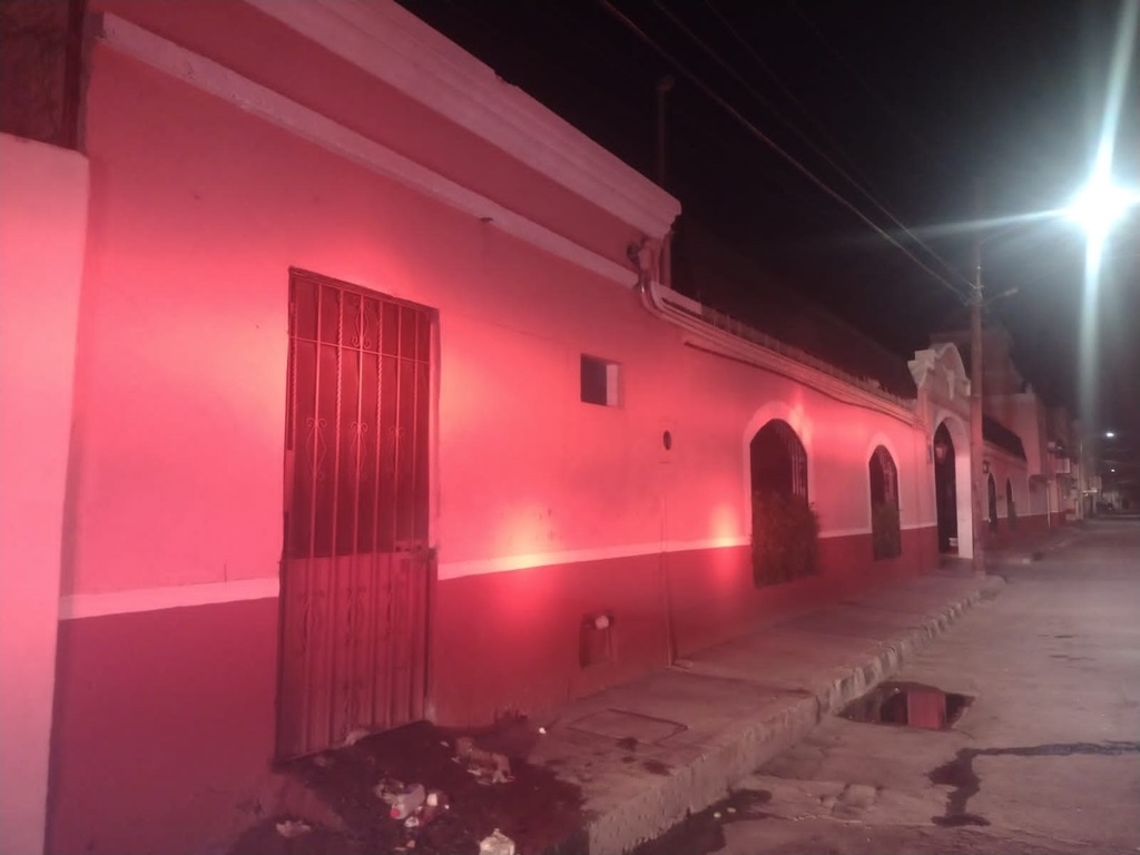 El incendio se concentró en un cuarto del restaurante donde se almacenaba la basura del lugar. (EL SIGLO DE TORREÓN)