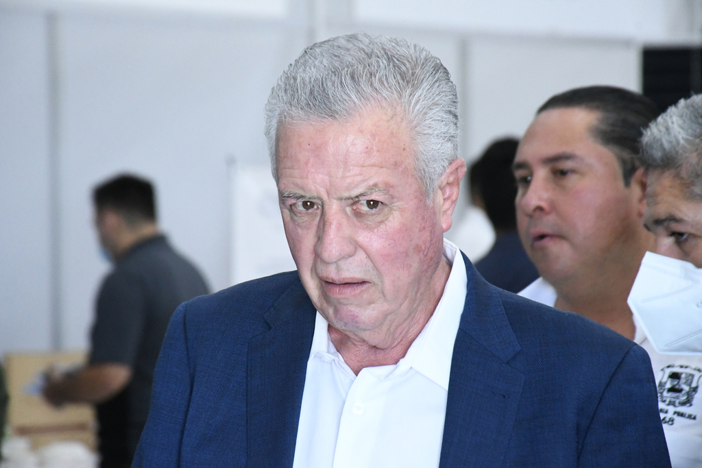 El edil citó el caso Ecatepec, donde miles de personas han perdido su patrimonio. (EL SIGLO DE TORREÓN / FERNANDO COMPEÁN)
