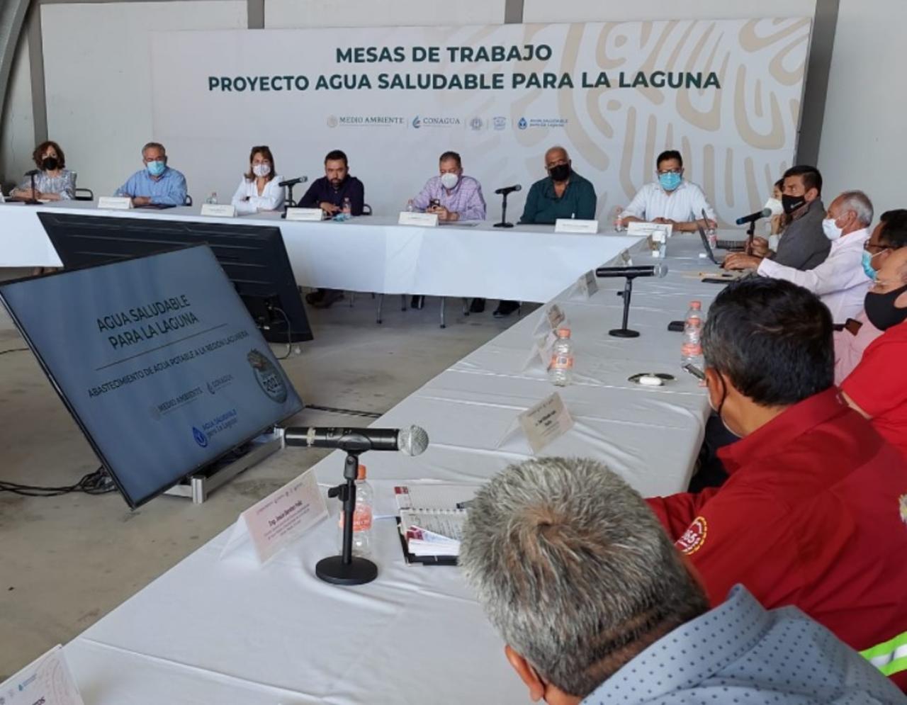 En seguimiento a las Mesas de Diálogo del proyecto Agua Saludable Para La Laguna este miércoles se llevó a cabo una reunión con representantes de los Sistemas Operadores de Agua Potable y Saneamiento de los 9 municipios involucrados en el proyecto donde participaron autoridades regionales de CONAGUA.
