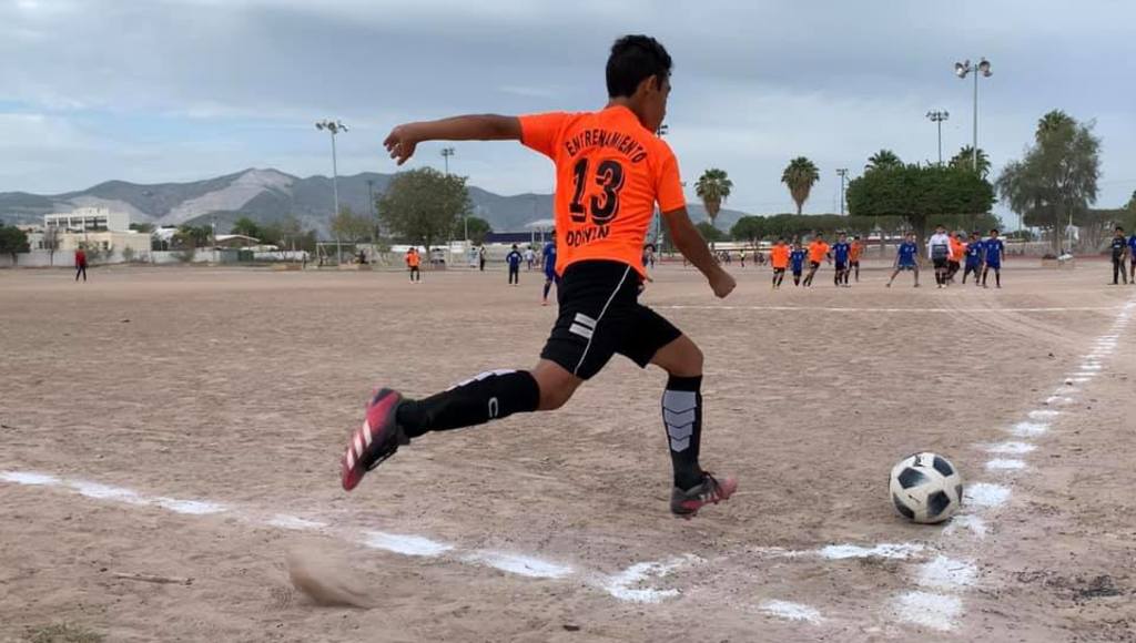 La directiva del tradicional circuito de futbol infantil, recalcó a los entrenadores, que los jugadores deben llevar sus credenciales (ARCHIVO) 