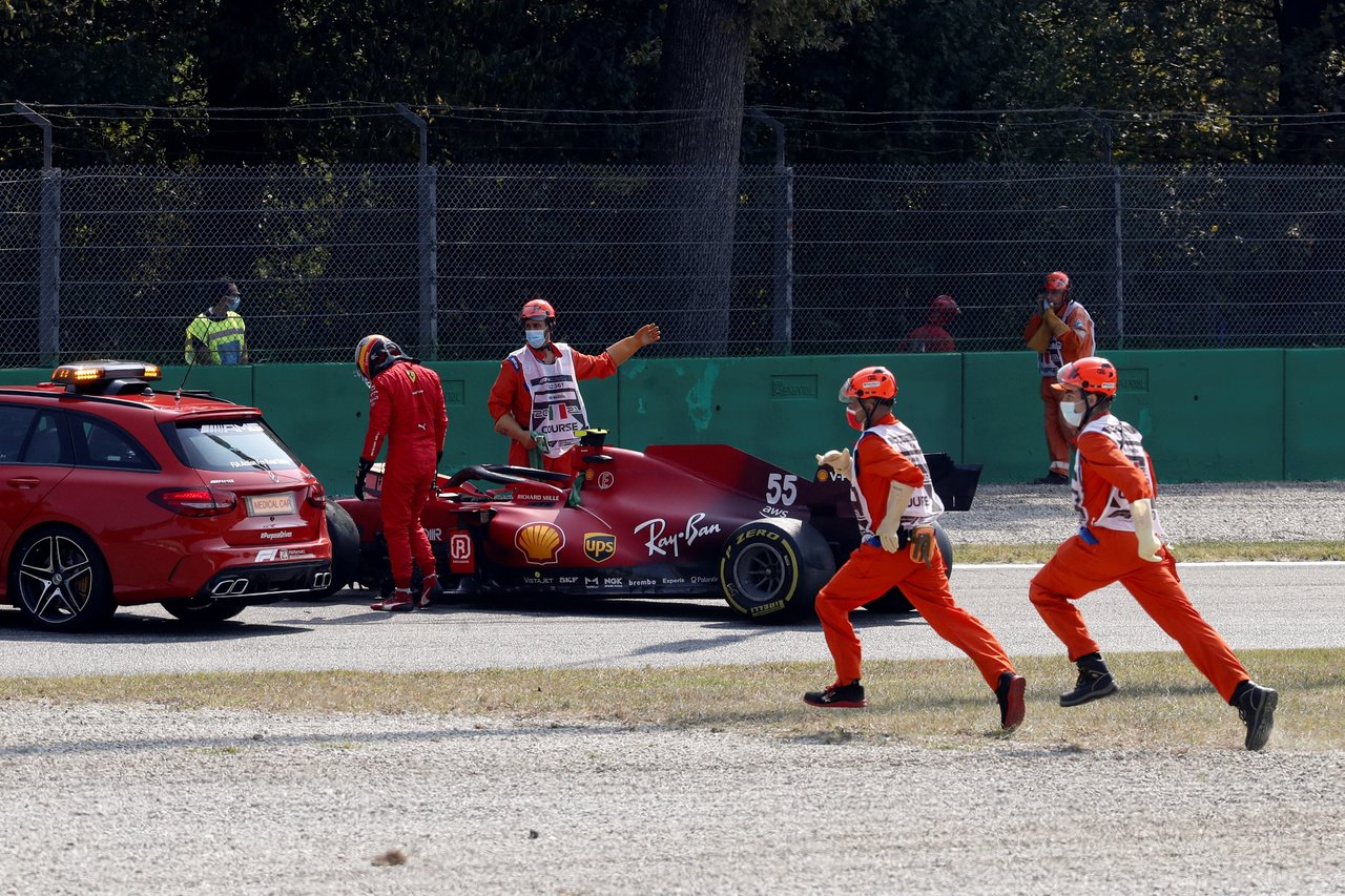 ¿Cómo saldrán los pilotos en el Gran Premio de Italia mañana?; Sainz es último tras fuerte accidente