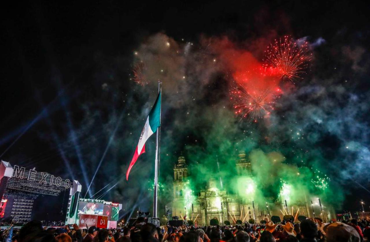 El presidente Antonio López de Santa Anna instauró oficialmente la 'Ceremonia del Grito' para recordar al cura Hidalgo y a los héroes que lucharon por la independencia. (ARCHIVO)