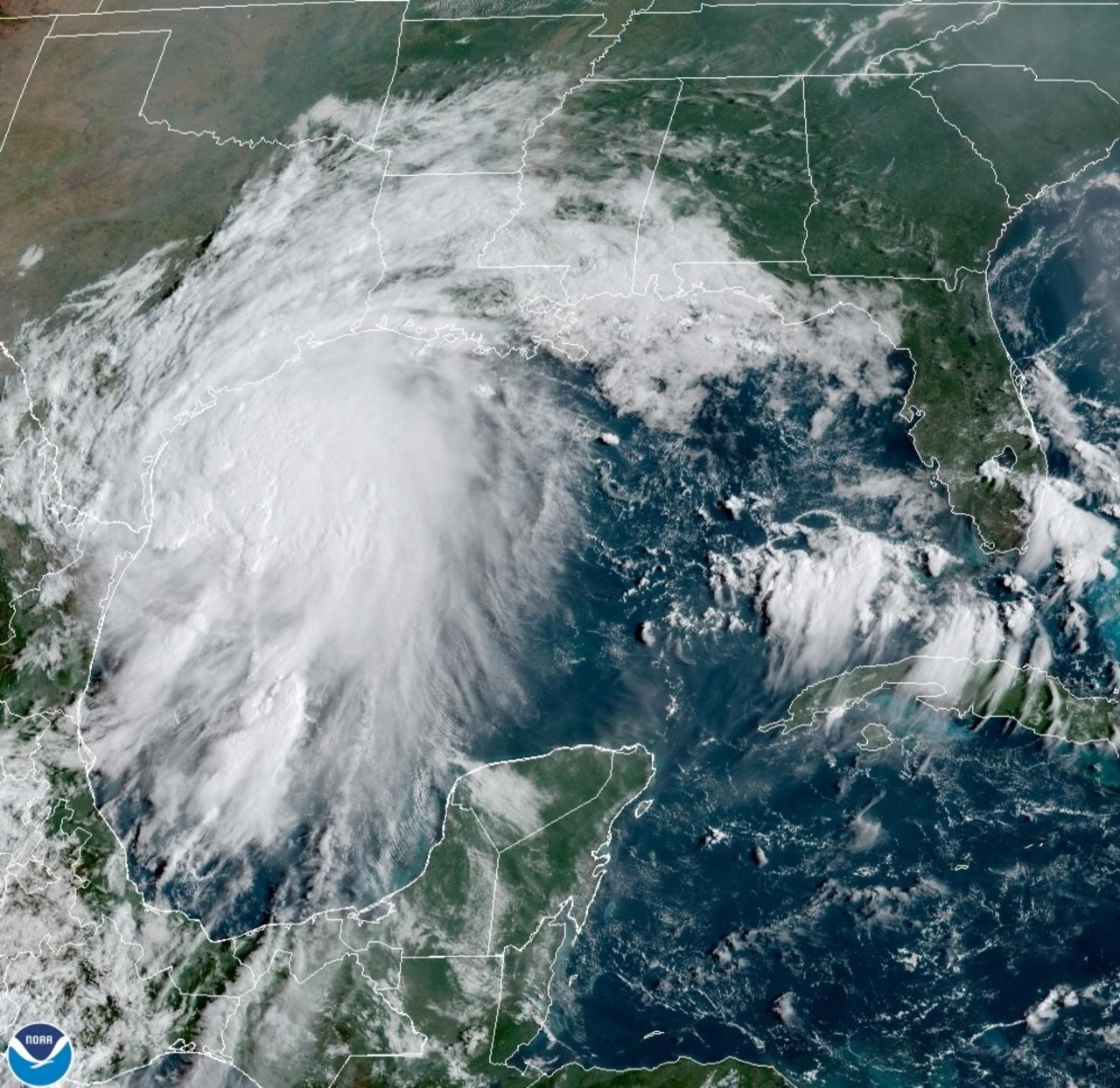 La tormenta tropical Nicholas se acerca a las costas del noreste de México y el sur de Texas. (EFE)