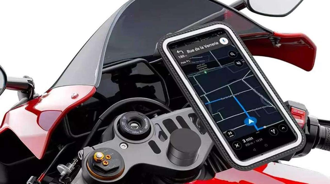 Debido a que las vibraciones pueden afectar el rendimiento del iPhone, Apple recomienda no viajar en motocicleta con el teléfono (ESPECIAL) 