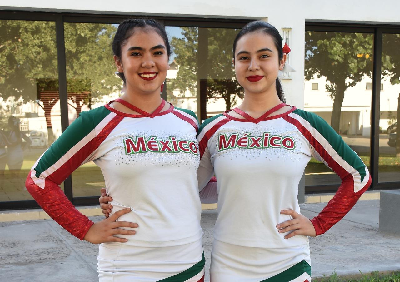 Las jóvenes laguneras Ivanna Fernanda Ríos Téllez y Sofía Fernanda Galván Aparicio están listas para participar en la Copa del Mundo de la International Cheer Union. (ESPECIAL)