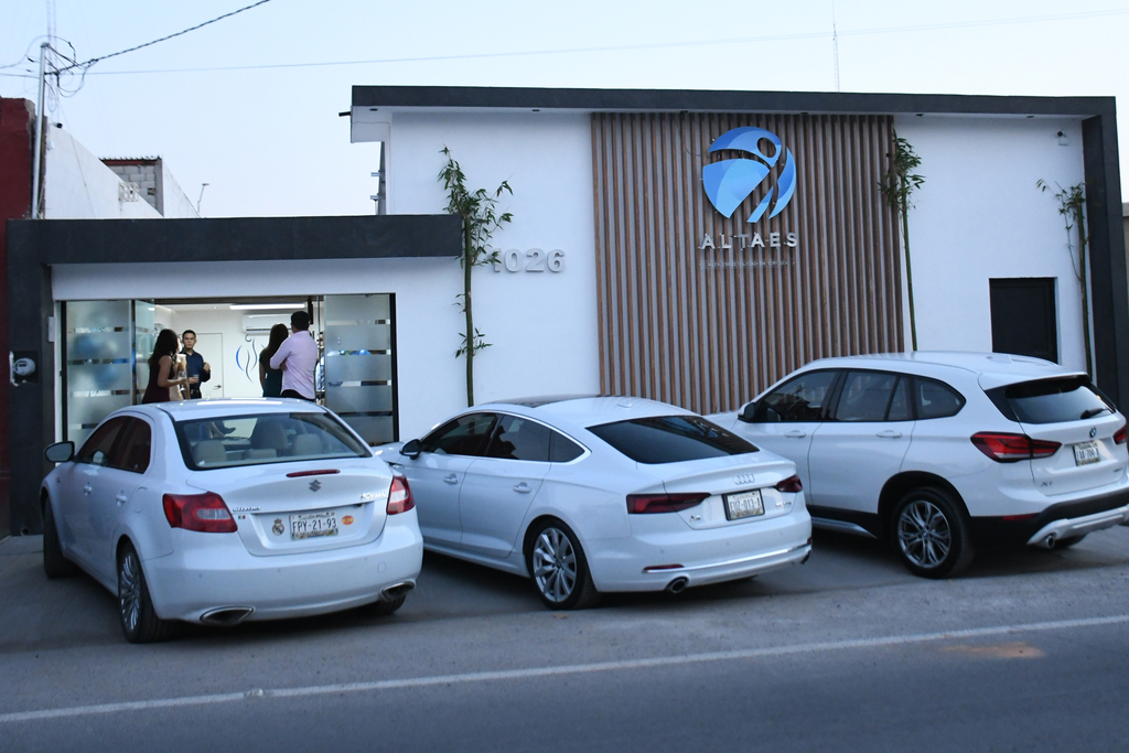 Los consultorios se ubican en la avenida Presidente Carranza. (FERNANDO COMPEÁN)