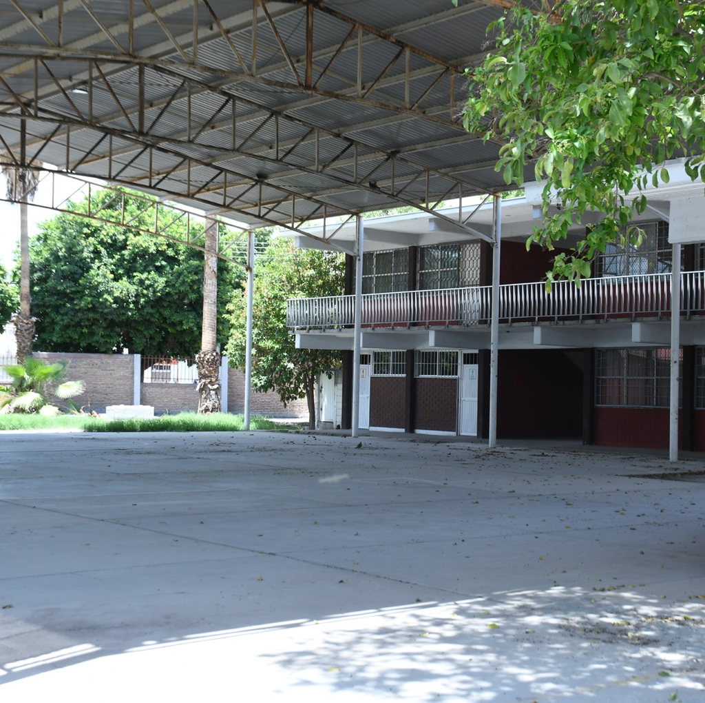 Es en la época de calor cuando se incrementan los problemas de agua potable en las escuelas de nivel básico de Torreón. (ARCHIVO)