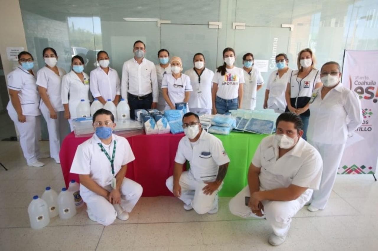 El alcalde de Saltillo, Manolo Jiménez Salinas, reconoció el importante trabajo que ha realizado el personal médico, en especial durante esta pandemia; dijo que son unos héroes con bata.

