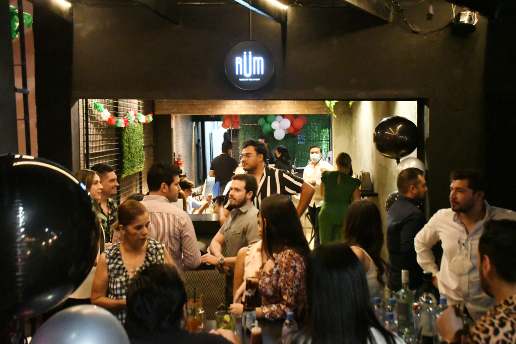 El bar RÜM está en la avenida Morelos #86 en el Centro de Torreón (EL SIGLO DE TORREÓN / FERNANDO COMPEÁN) 
