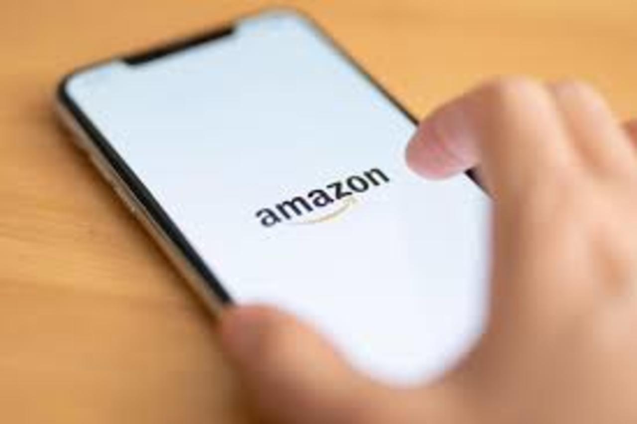 La compañía Amazon anunció que contratará a 125,000 personas más en Estados Unidos con salarios de 18 a 22.50 dólares por hora en 18 estados (entre ellos los más poblados del país), lo que supone una subida de los 15 actuales, de acuerdo con un comunicado. (ESPECIAL) 
 