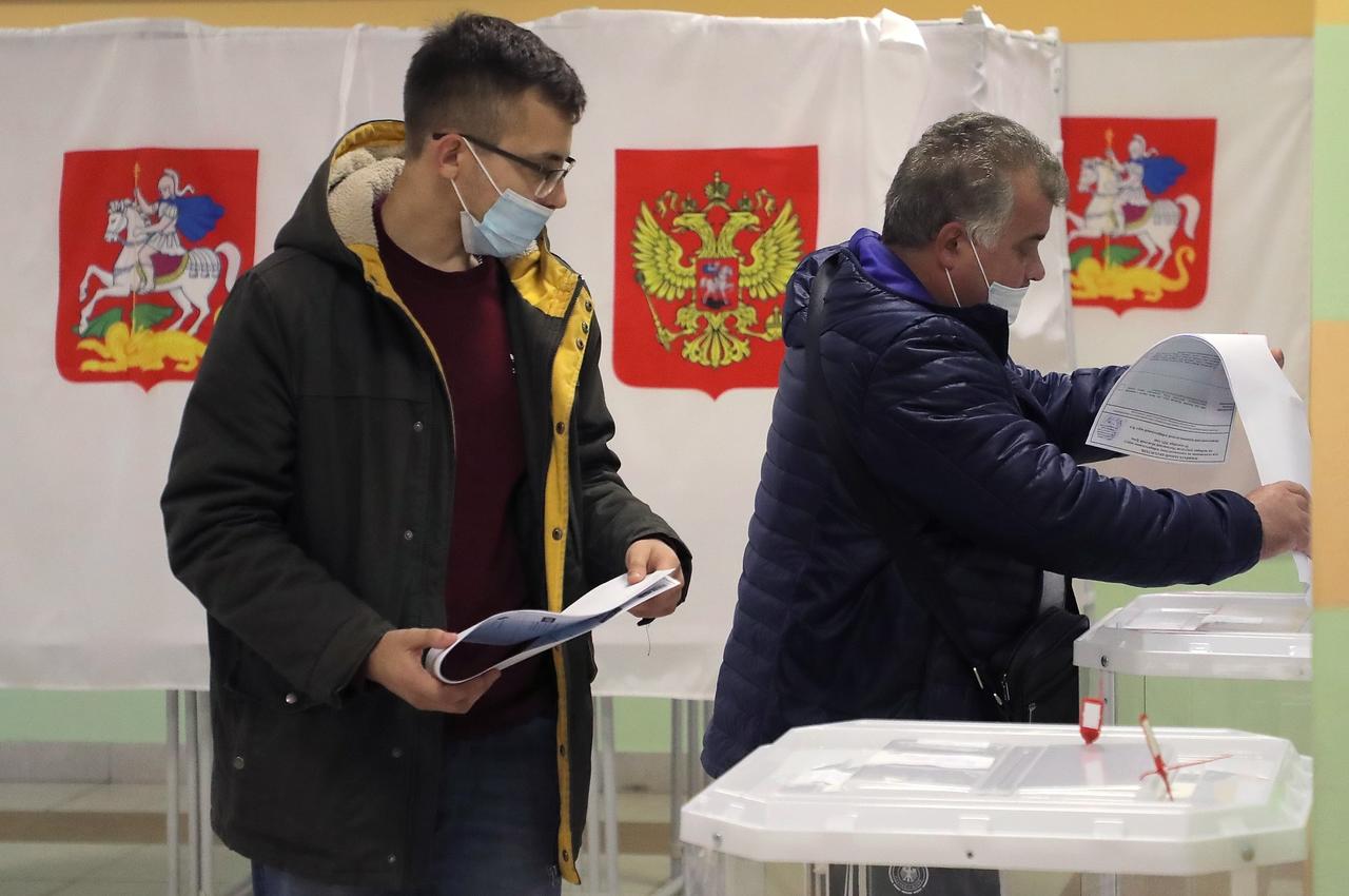 Rusia celebraba elecciones legislativas el domingo en sus 11 husos horarios, y en las que se prevé que el partido oficialista mantendrá su mayoría tras una implacable represión contra la oposición. (ARCHIVO) 
