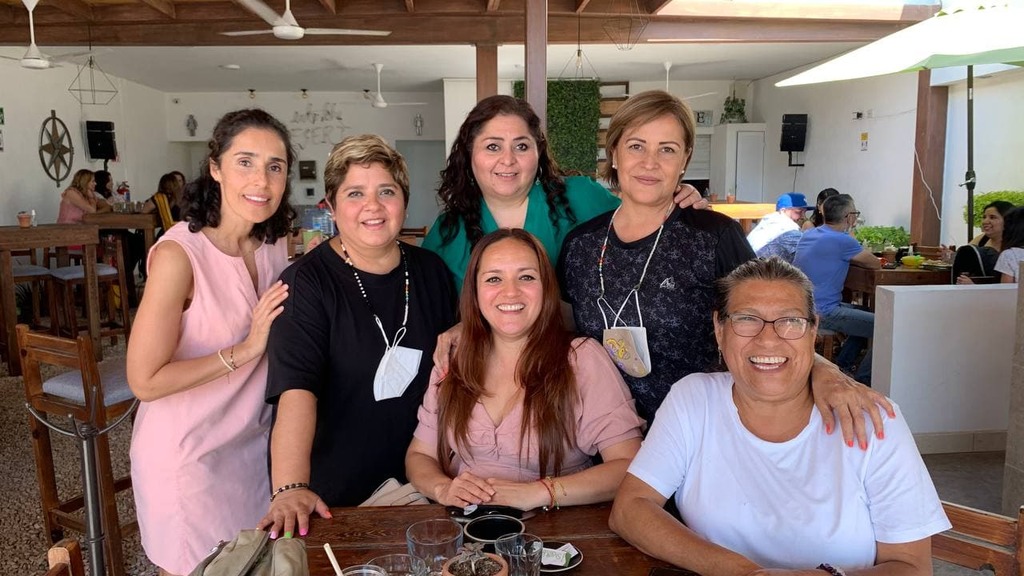 Gaby Álvarez, Lorena Triana, Élida Ríos, Betty Castillo, Estivaly Hernández y Paty García.
