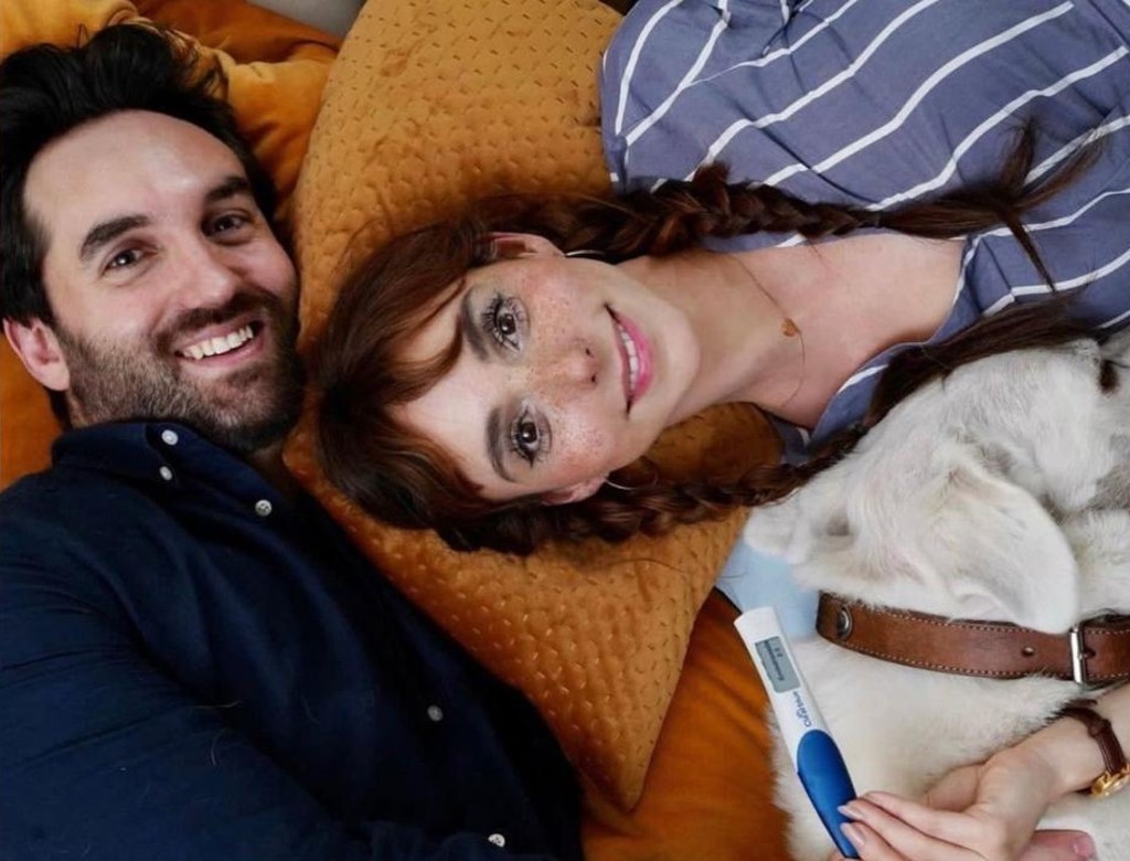 Contenta. Natalia anunció su embarazo con una fotografía junto a su actual pareja, el fotógrafo Antonio Zabala.