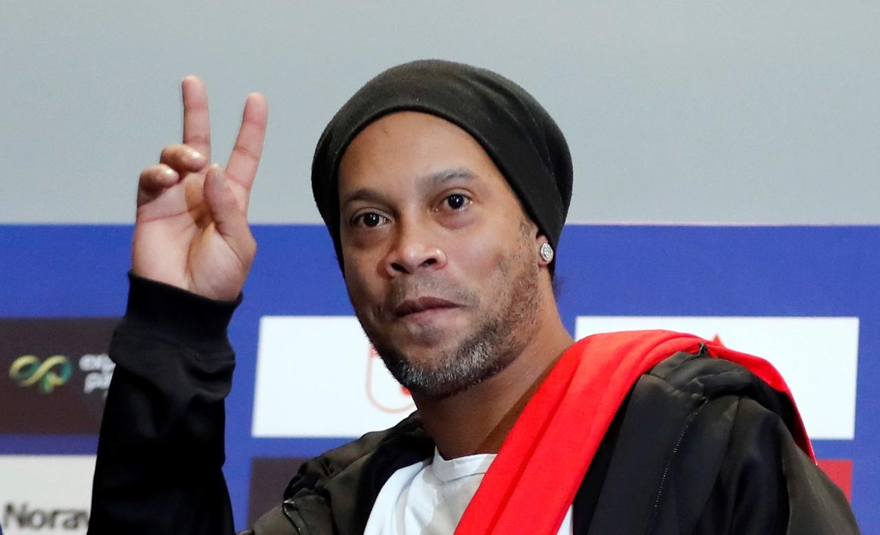 Ronaldinho pasó grandes momentos en México. Desde ser ovacionado en el Estadio Azteca, hasta disputar una final de Liga MX. (ARCHIVO) 
