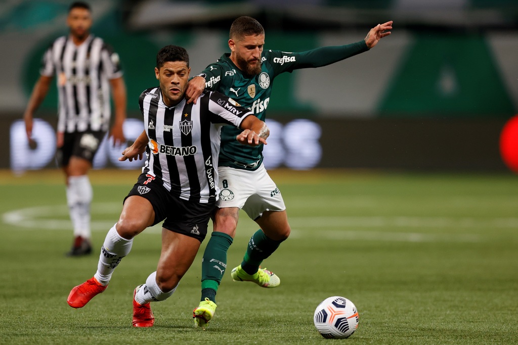 Muy trabado resultó el duelo semifinal de Copa Libertadores. (EFE)