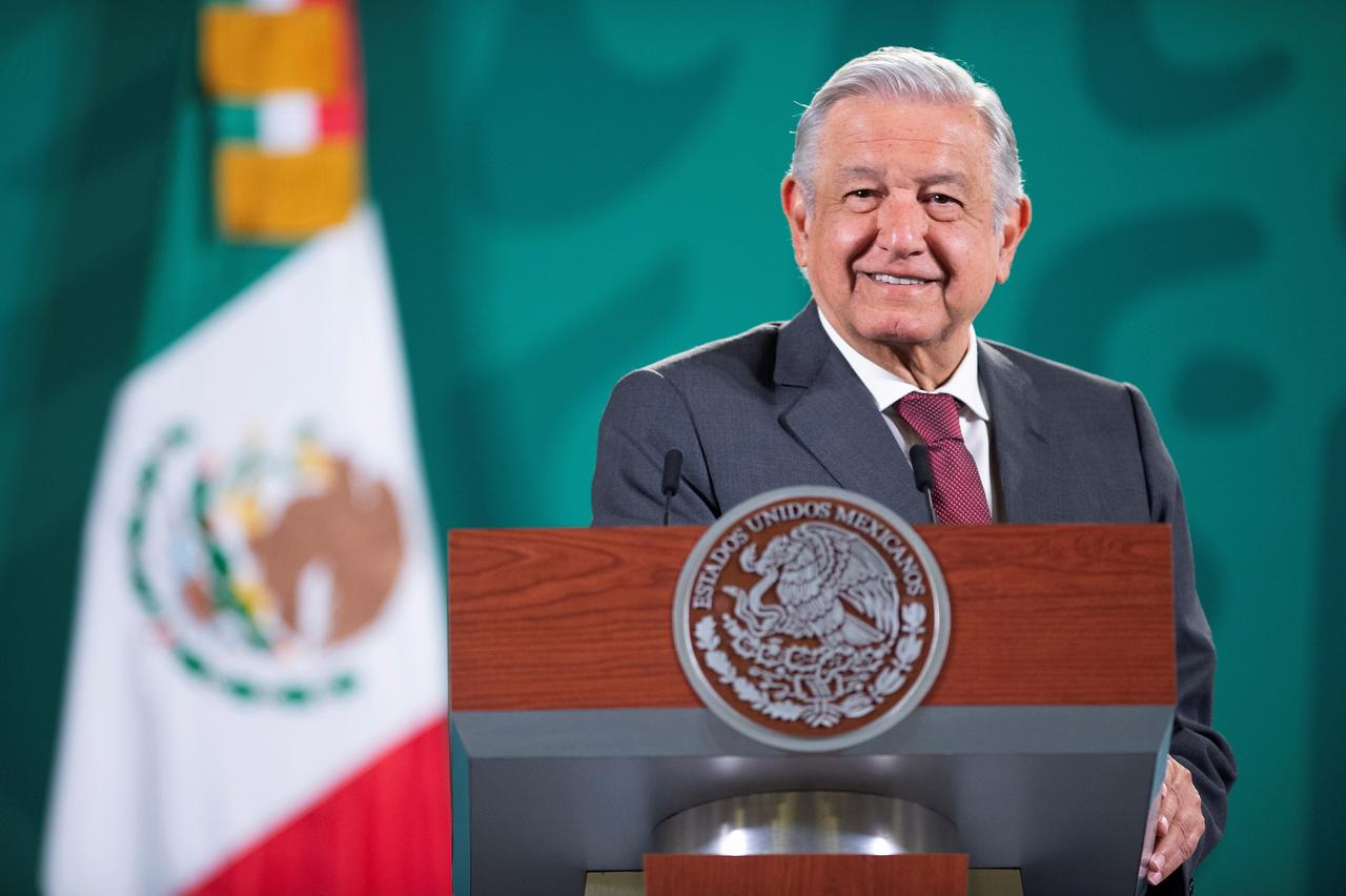 El presidente Andrés Manuel López Obrador confirmó que se alista un espectáculo nocturno para conmemorar el Bicentenario de la Consumación de la Independencia, este lunes 27 de septiembre, en el Zócalo de la Ciudad de México, y cuyo costo será de casi 35 millones de pesos. (ARCHIVO) 

