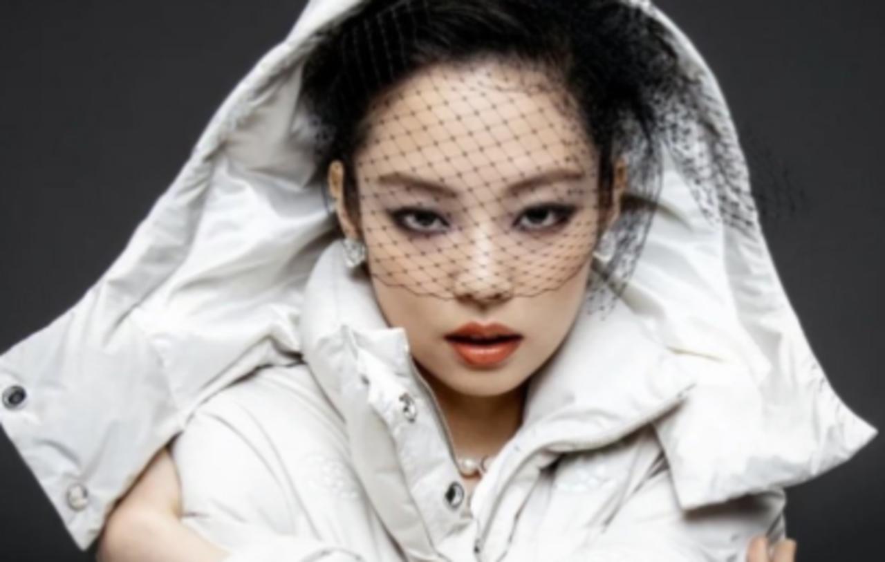 A sus 25 años, la cantante K-pop Jennie, apodada como 'Coco Jennie', se ha convertido en la imagen mundial de Chanel. Su estilo aniñado y su discurso musical ha convencido a la casa francesa que, siempre pendiente de tendencias, se adapta a los nuevos tiempos y apuesta por conquistar a público millenial.  (ESPECIAL) 