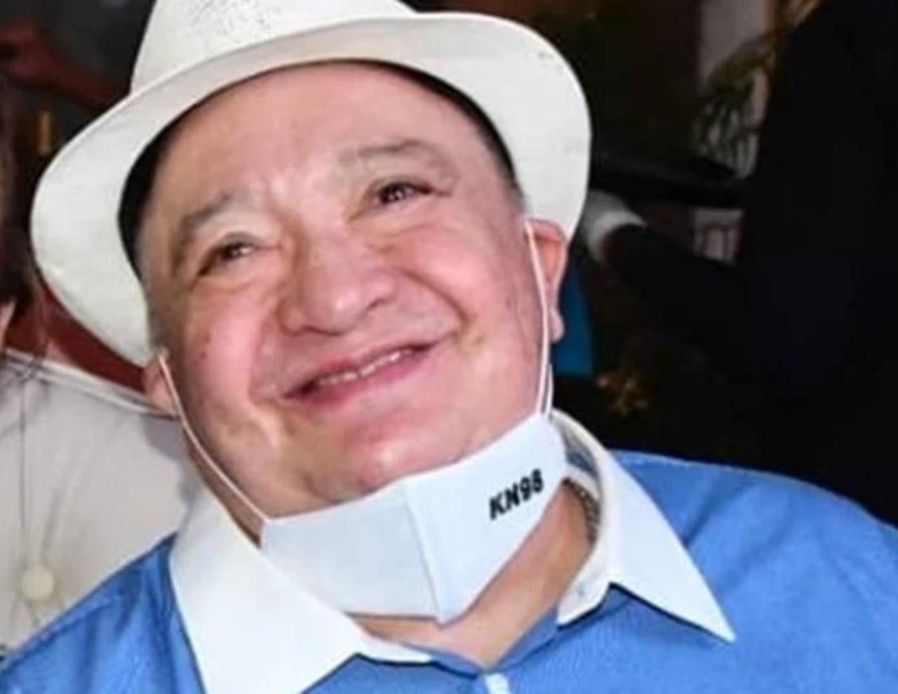 'Mi papá está con mucho dolor', dice Luis de Alba Jr. sobre el estado actual de su padre quien, el miércoles, tras una caída, presentó fractura de fémur.