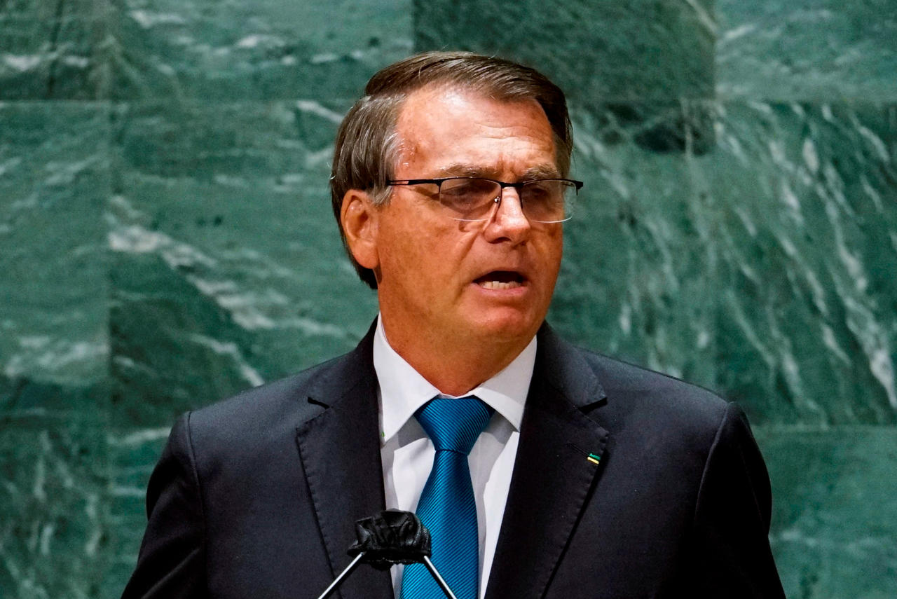 Bolsonaro estaba aislado desde el pasado miércoles, cuando regresó al país de la Asamblea General de la ONU. (ARCHIVO)