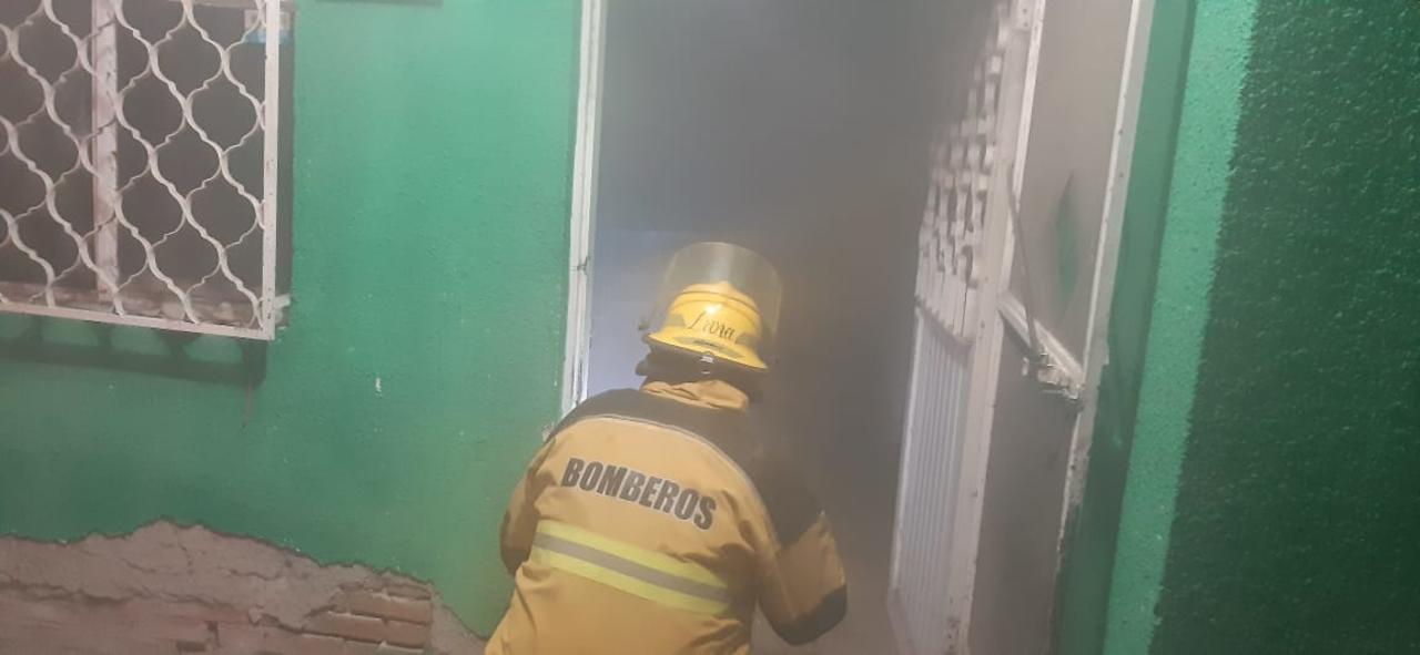 Se incendió una casa de la colonia Independencia del municipio de Lerdo, del incidente se reportaron únicamente pérdidas materiales ya que los habitantes no se encontraban en el domicilio.
